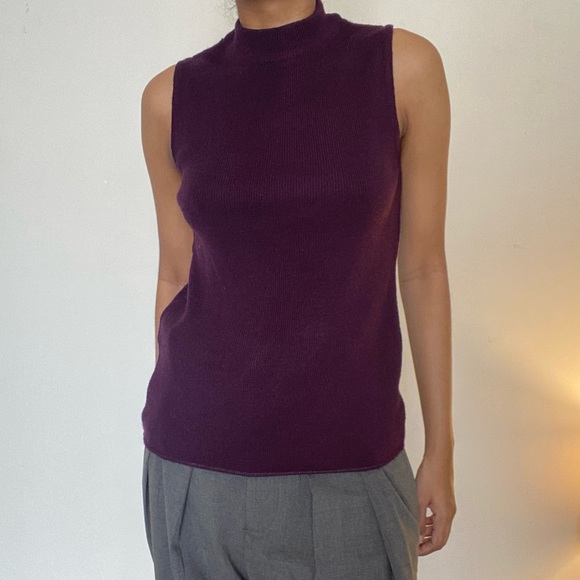 Purple wine woollen knit turtleneck sleeveless top. - Picture 3 of 4